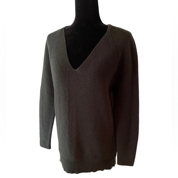 Athleta Women Black Hanover Merino Extra Fine Wool Blend V Neck Sweater Size XS - Picture 5 of 9